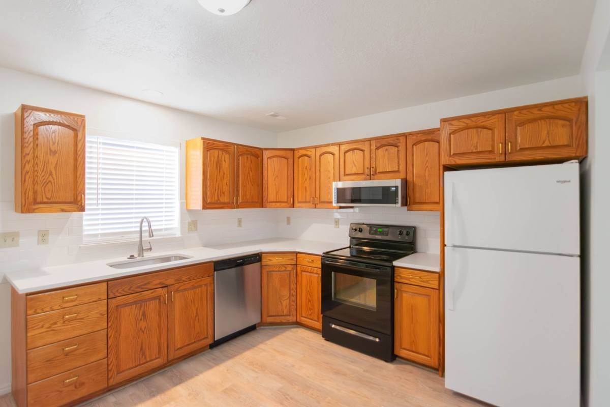 Apartment for rent at 1891 N Hillfield Rd, Layton, UT 84041