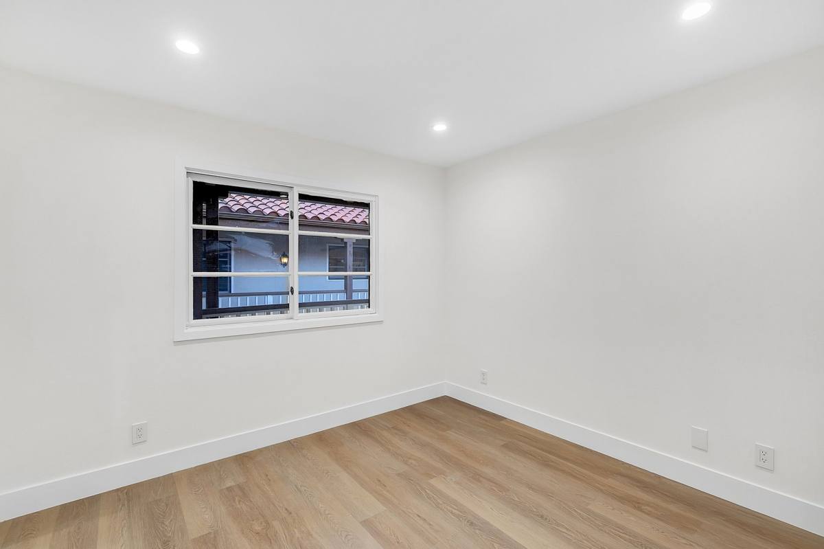Apartment for rent at 1133 25th St, Santa Monica, CA 90403