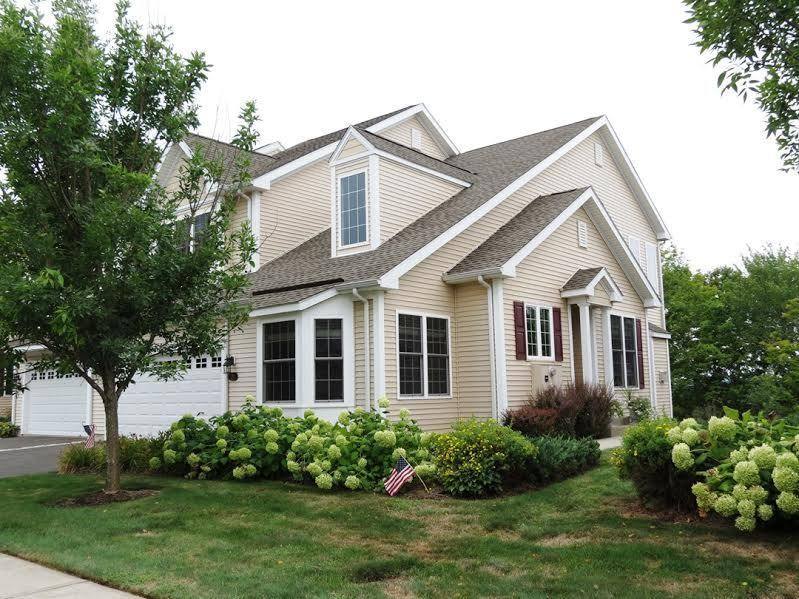 Townhouse for rent at 20 Harlow Dr, Newington, CT 06111