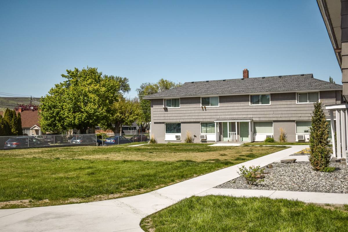 Townhouse for rent at 510-550 C St NW, Ephrata, WA 98823