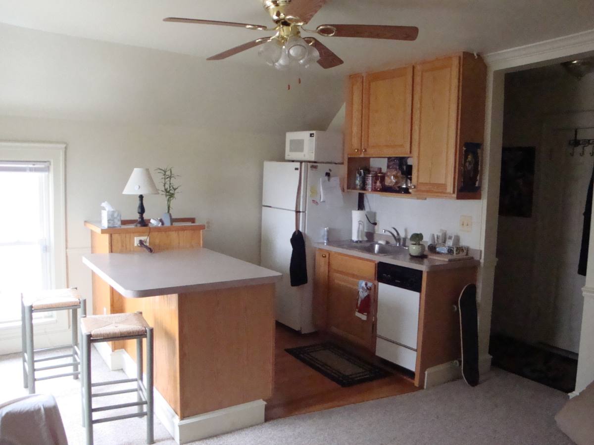 Apartment for rent at 811 Washtenaw, Ypsilanti, MI 48197