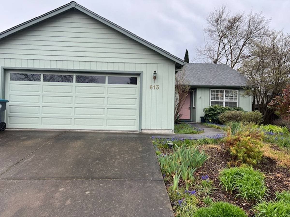 House for rent at 613 Benjamin Way, Phoenix, OR 97535