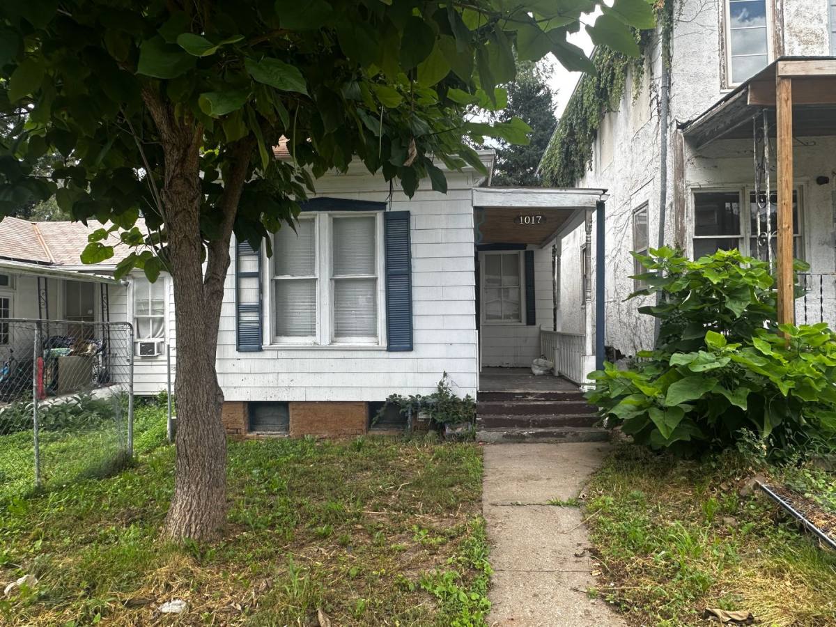 House for rent at 1017 Ridenbaugh St, Saint Joseph, MO 64501