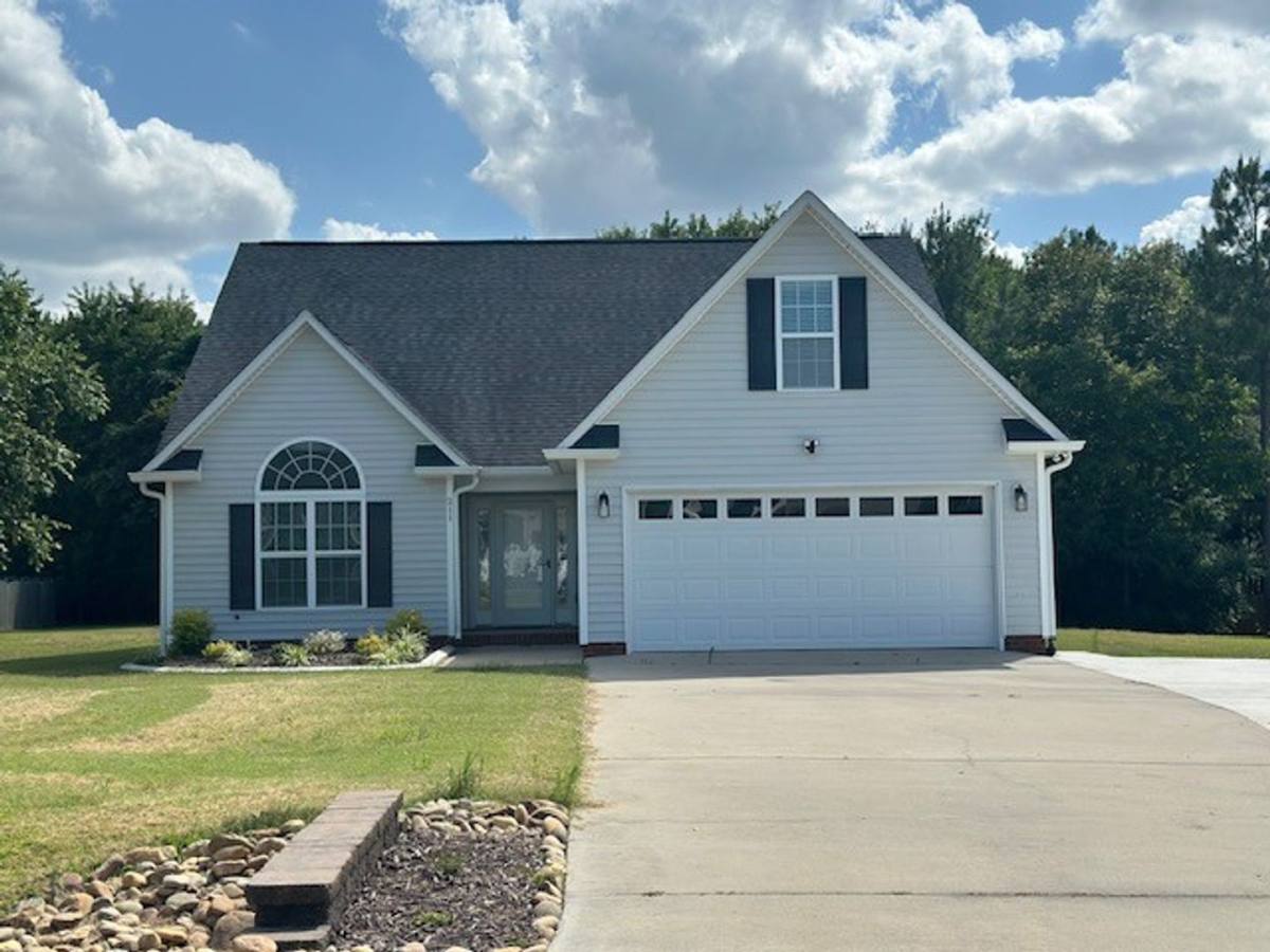 House for rent at 211 Planters Ridge Dr, Pikeville, NC 27863