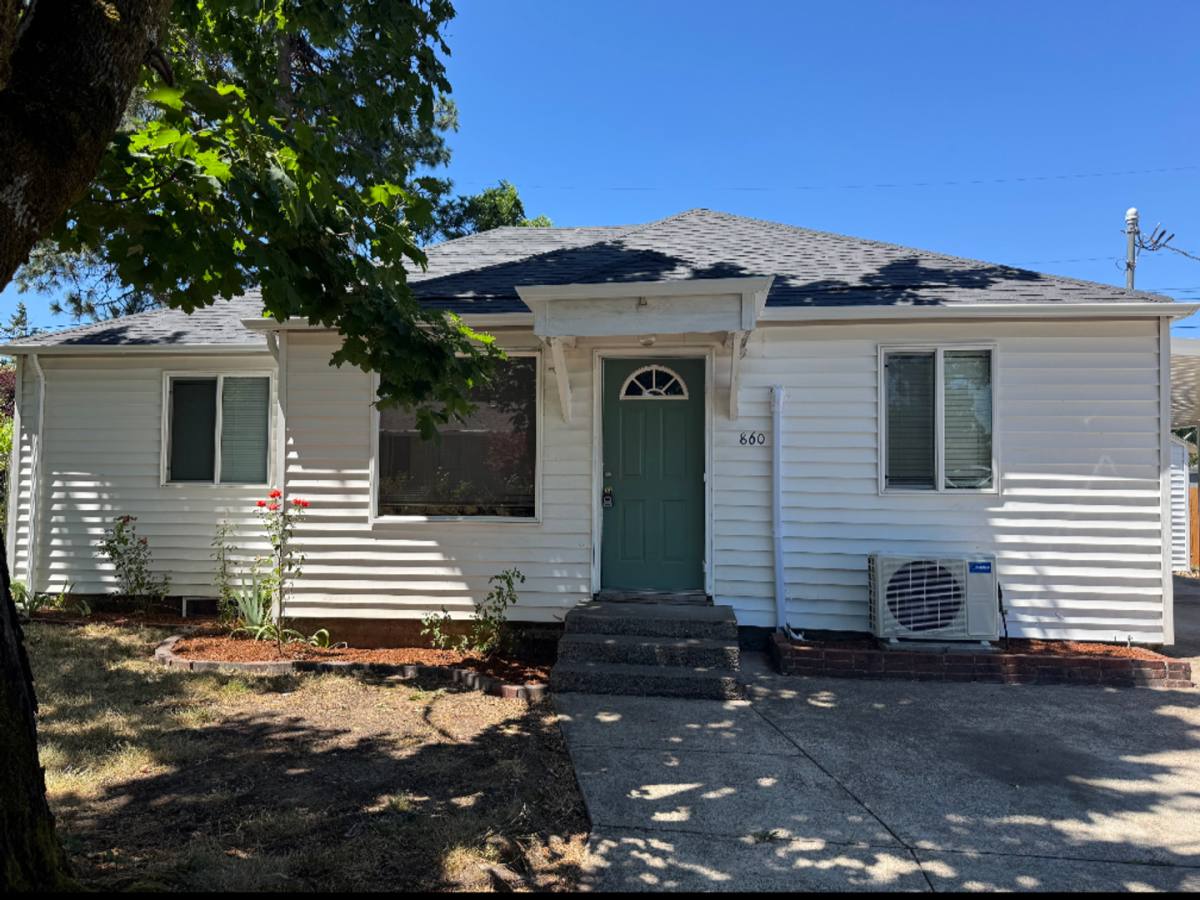 Apartment for rent at 860 23rd St, Springfield, OR 97477