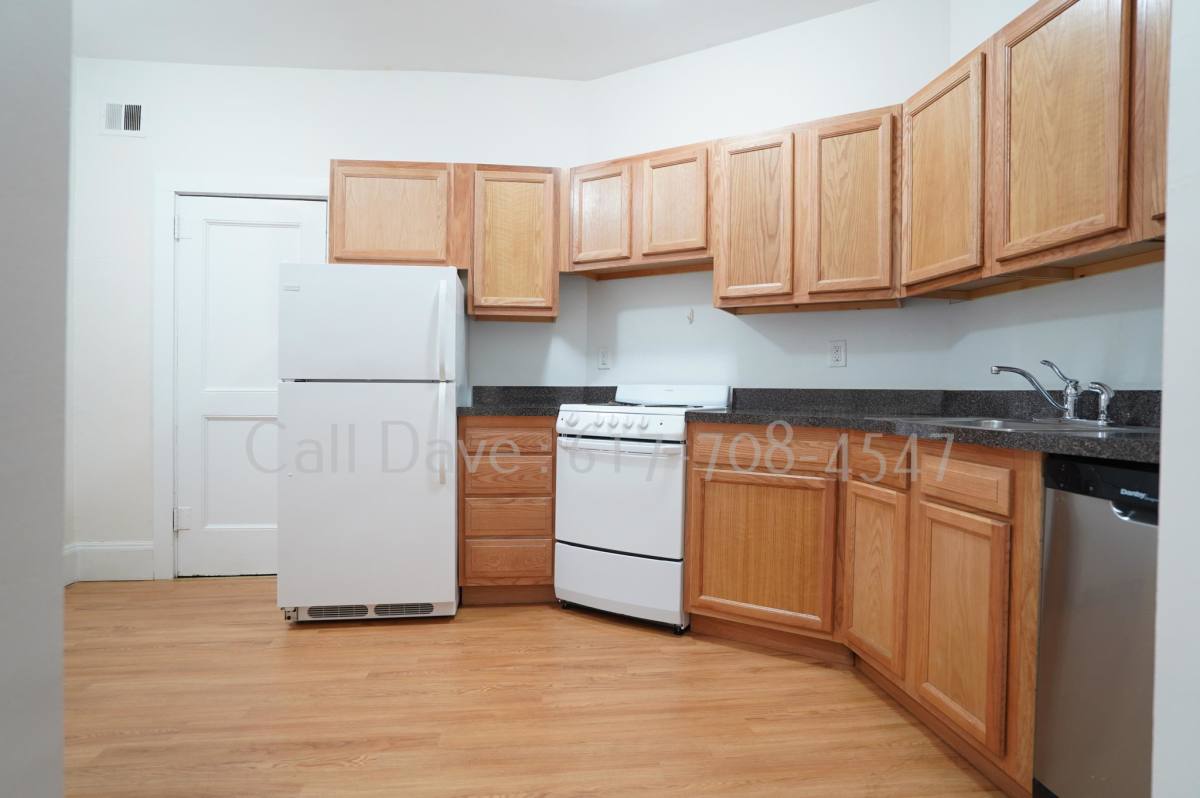 Apartment for rent at 1589 Beacon St #4, Brookline, MA 02446