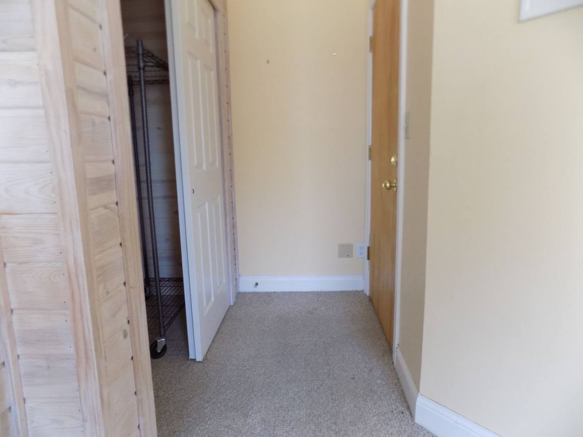 Apartment for rent at 505 N 4th St, Fairfield, IA 52556