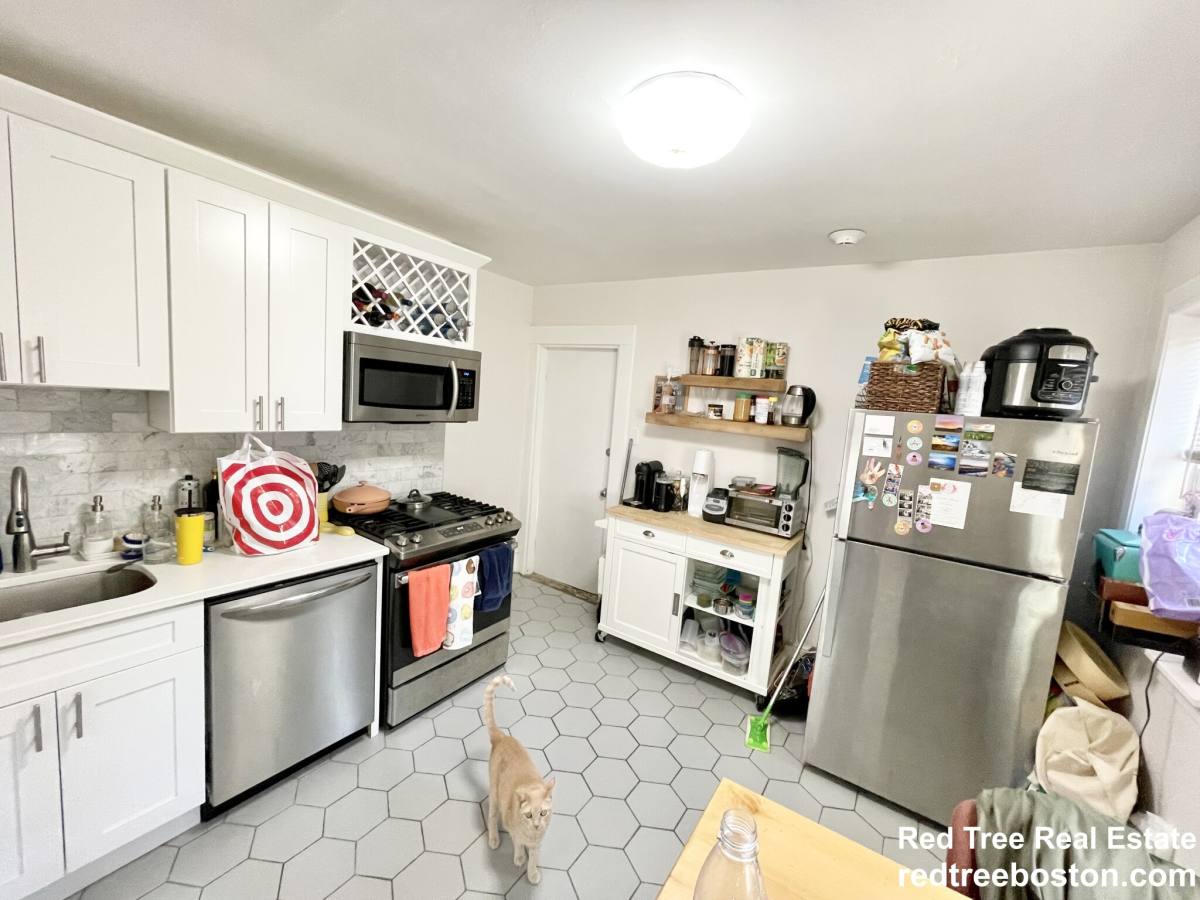 Apartment for rent at 17 Spring Garden St #2, Dorchester, MA 02125