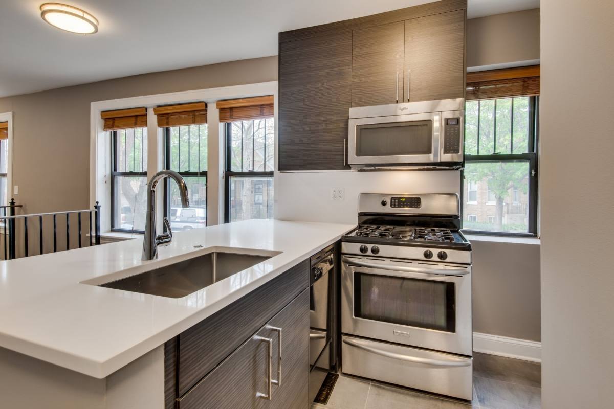 Apartment for rent at 2637 W Wellington #1W, Chicago, IL 60618
