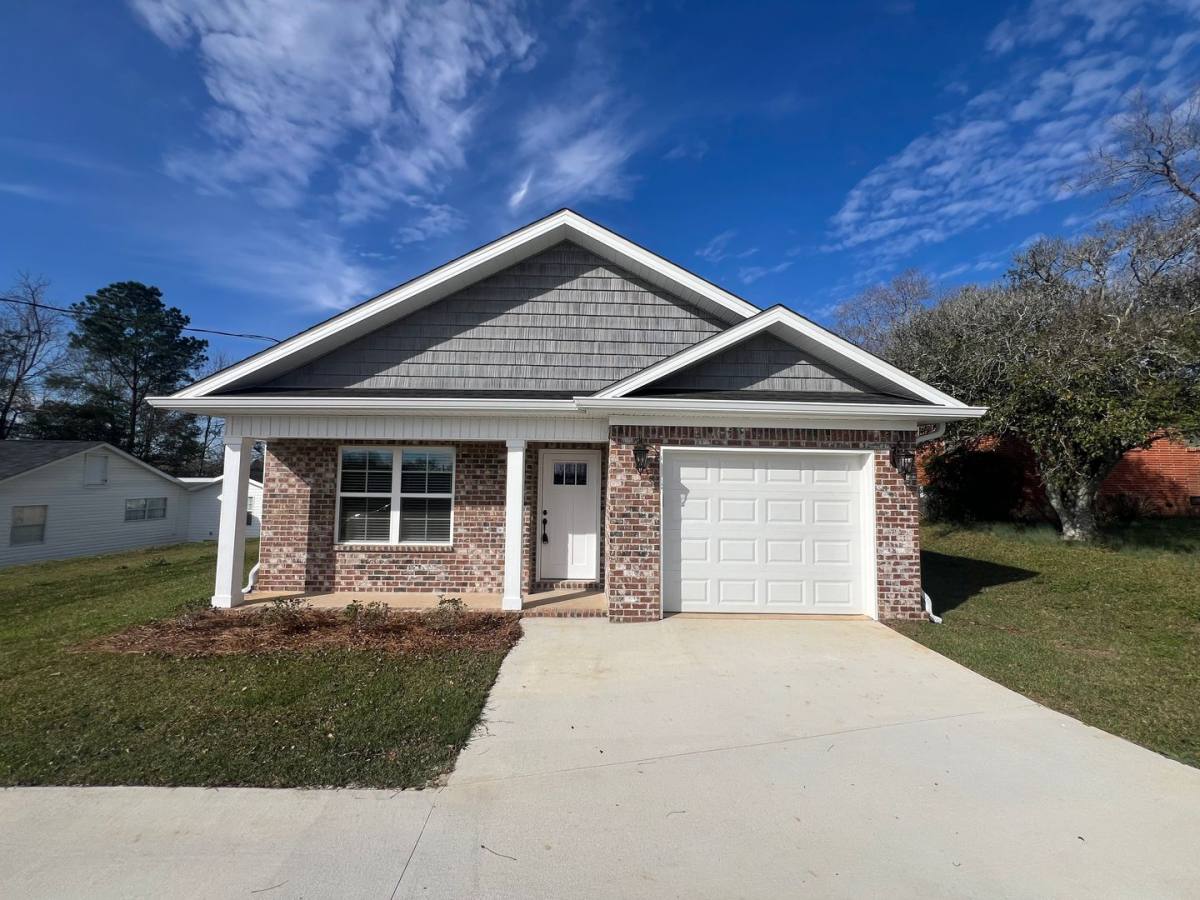 House for rent at 909 E Lee St, Enterprise, AL 36330