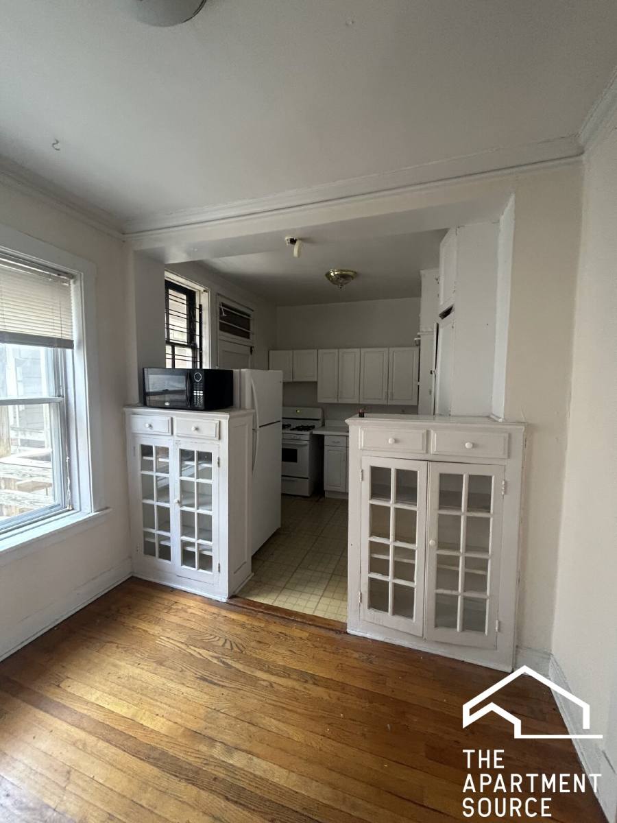 Apartment for rent at 4402 N Winchester Ave #26, Chicago, IL 60613