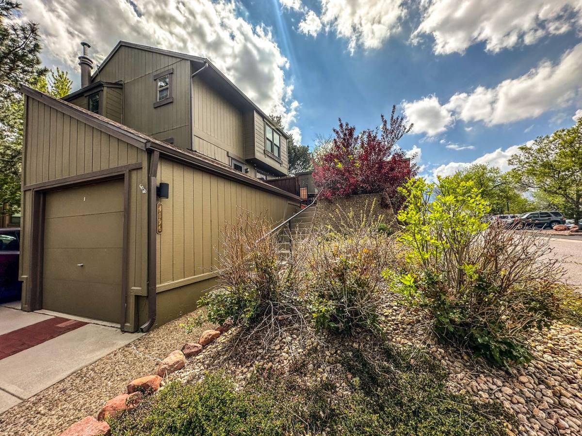 Townhouse for rent at 4196 Greenbriar Blvd, Boulder, CO 80305
