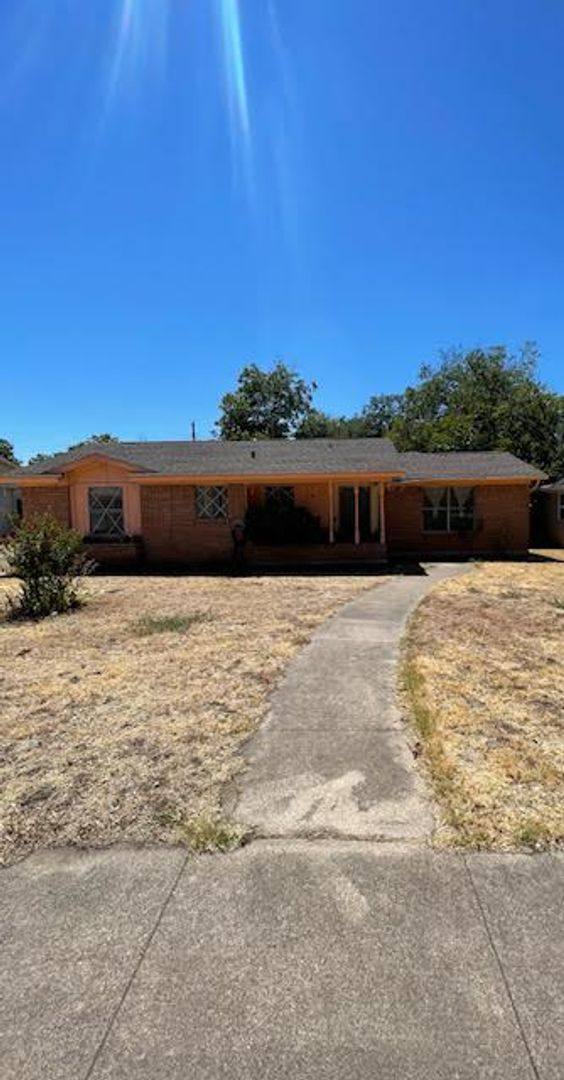 House for rent at 1218 Parkdale Dr, Waco, TX 76710