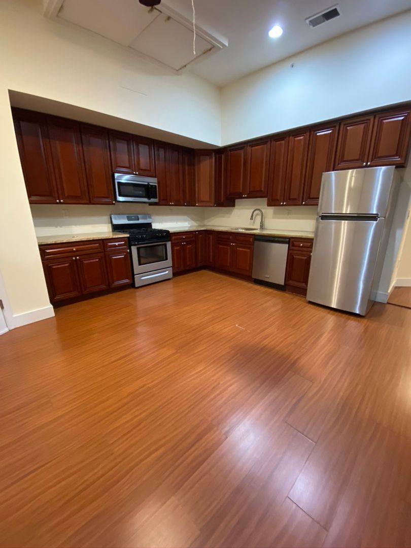 Apartment for rent at 1206 Walnut St, Philadelphia, PA 19107