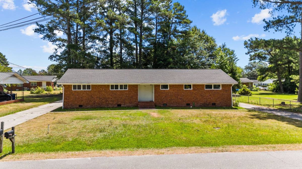 House for rent at 400-B Flowers St, Smithfield, NC 27577