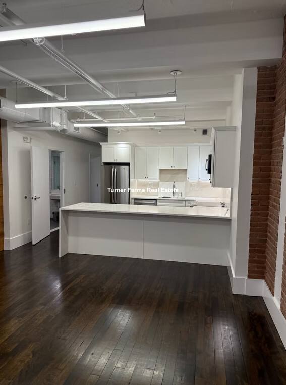 Apartment for rent at 190 High St #5, Boston, MA 02110