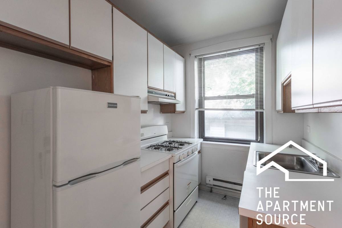 Apartment for rent at 1321 Oak Ave #B2, Evanston, IL 60201