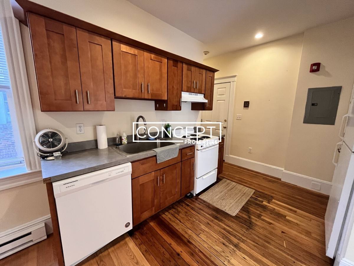 Apartment for rent at 883 Huntington Ave #8CP, Boston, MA 02115