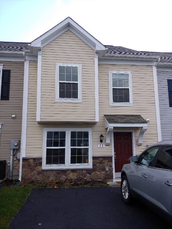 Townhouse for rent at 18 Teakwood Dr, Martinsburg, WV 25404