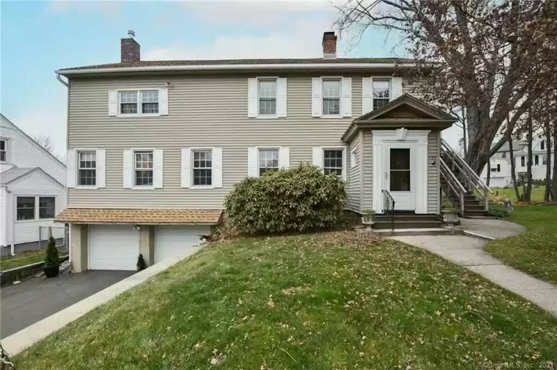 Apartment for rent at 135 Ball Farm Rd #3, Oakville, CT 06779