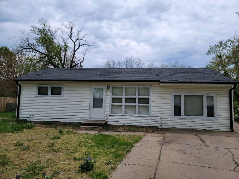 House for rent at 3 Willow Court, Salina, KS 67401