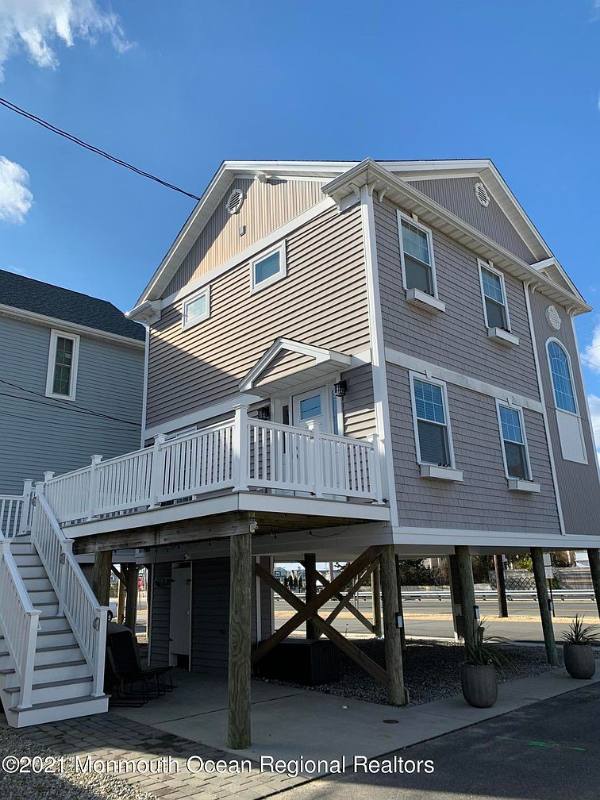 House for rent at 1 W Atlantic Way, Lavallette, NJ 08735
