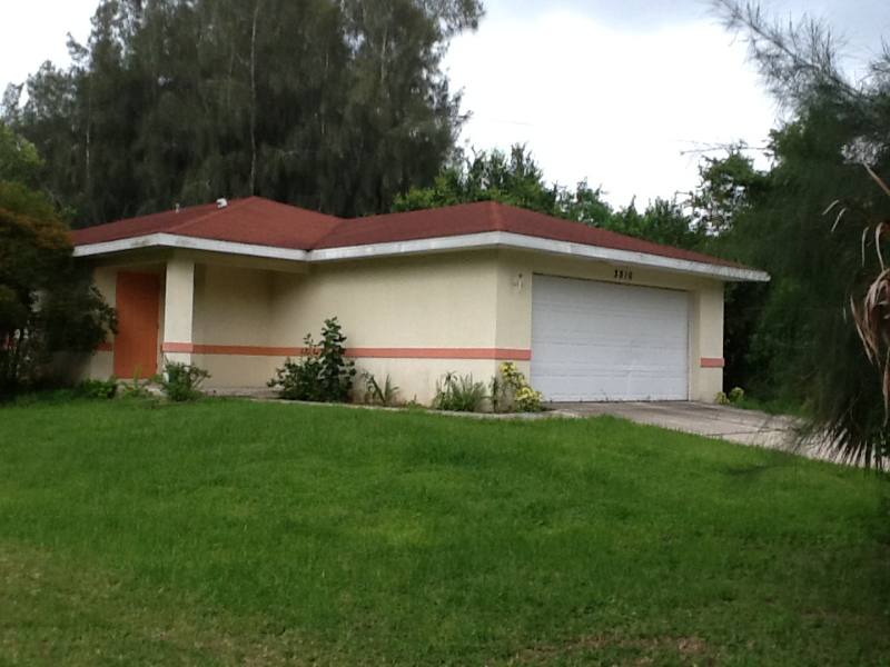 House for rent at 3510 36th Ave E, Palmetto, FL 34221