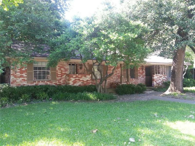 Townhouse for rent at 7555 Brentcove Circle, Dallas, TX 75214