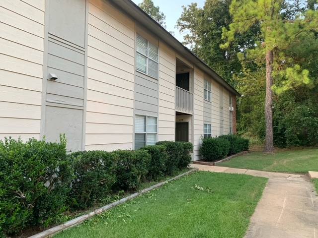 Apartment for rent at 1120 E Lee Blvd #135, Starkville, MS 39759