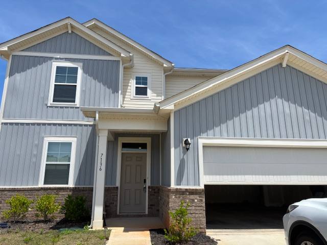 House for rent at 7136 Maple Run Circle, Charlotte, NC 28215