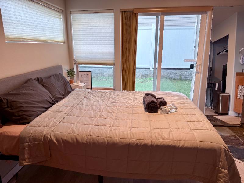Townhouse for rent at 217 N 117th St, Seattle, WA 98133