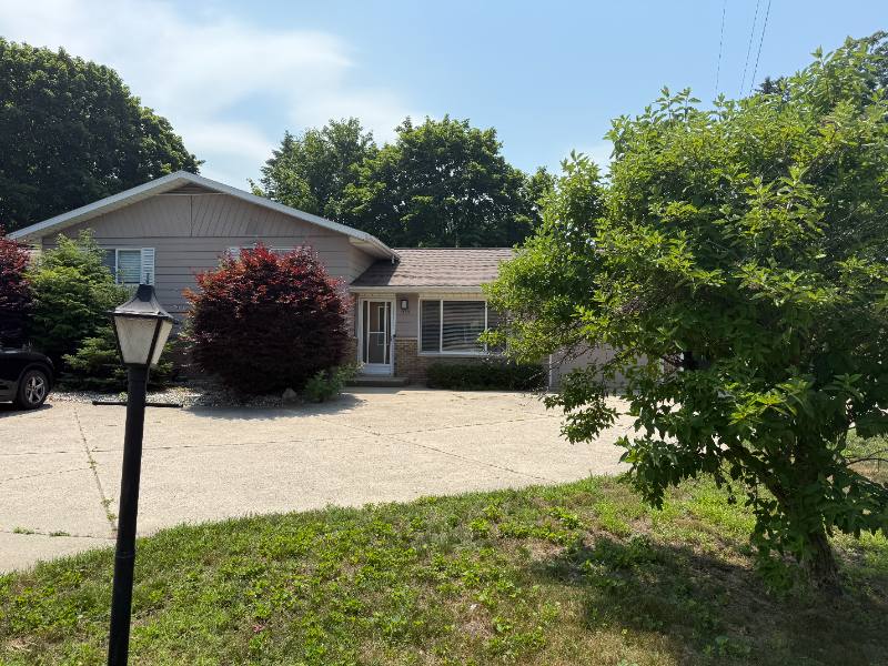 House for rent at 1332 W Glenlord Rd, Saint Joseph, MI 49085