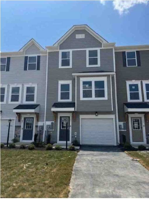Townhouse for rent at 67 Tumblehome Rd, Inwood, WV 25428