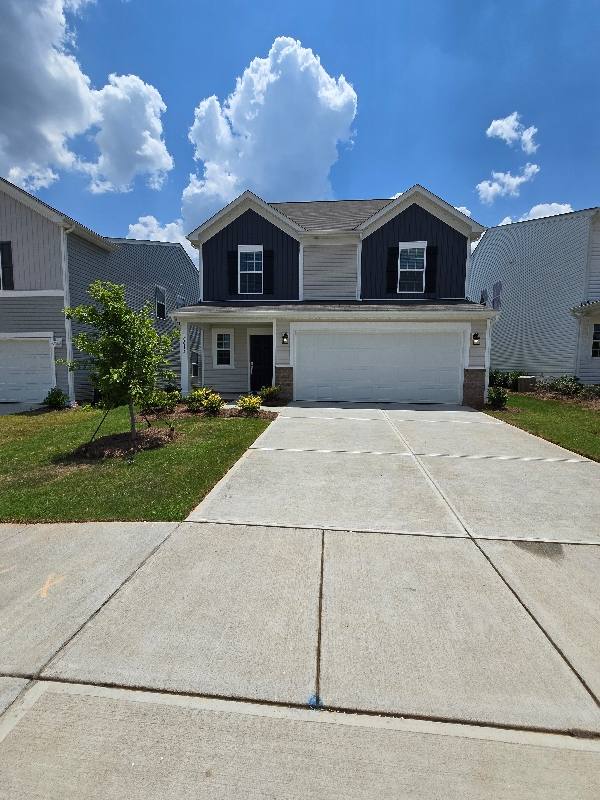 House for rent at 10014 Chatham Run Lane, Charlotte, NC 28262