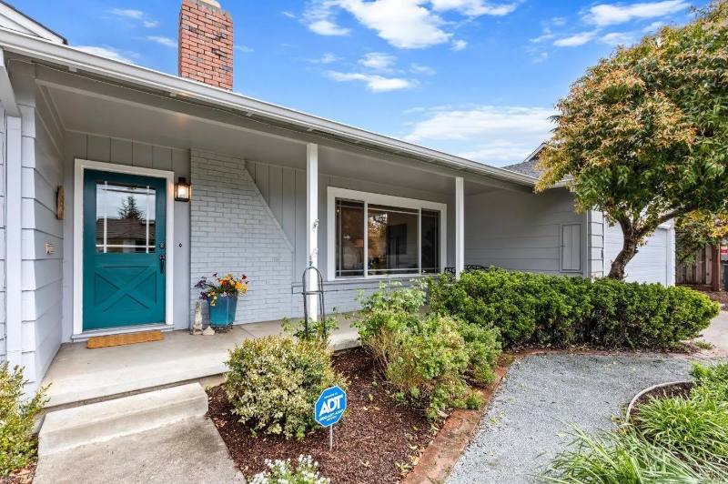 House for rent at 1833 El Camino Way, Santa Rosa, CA 95404