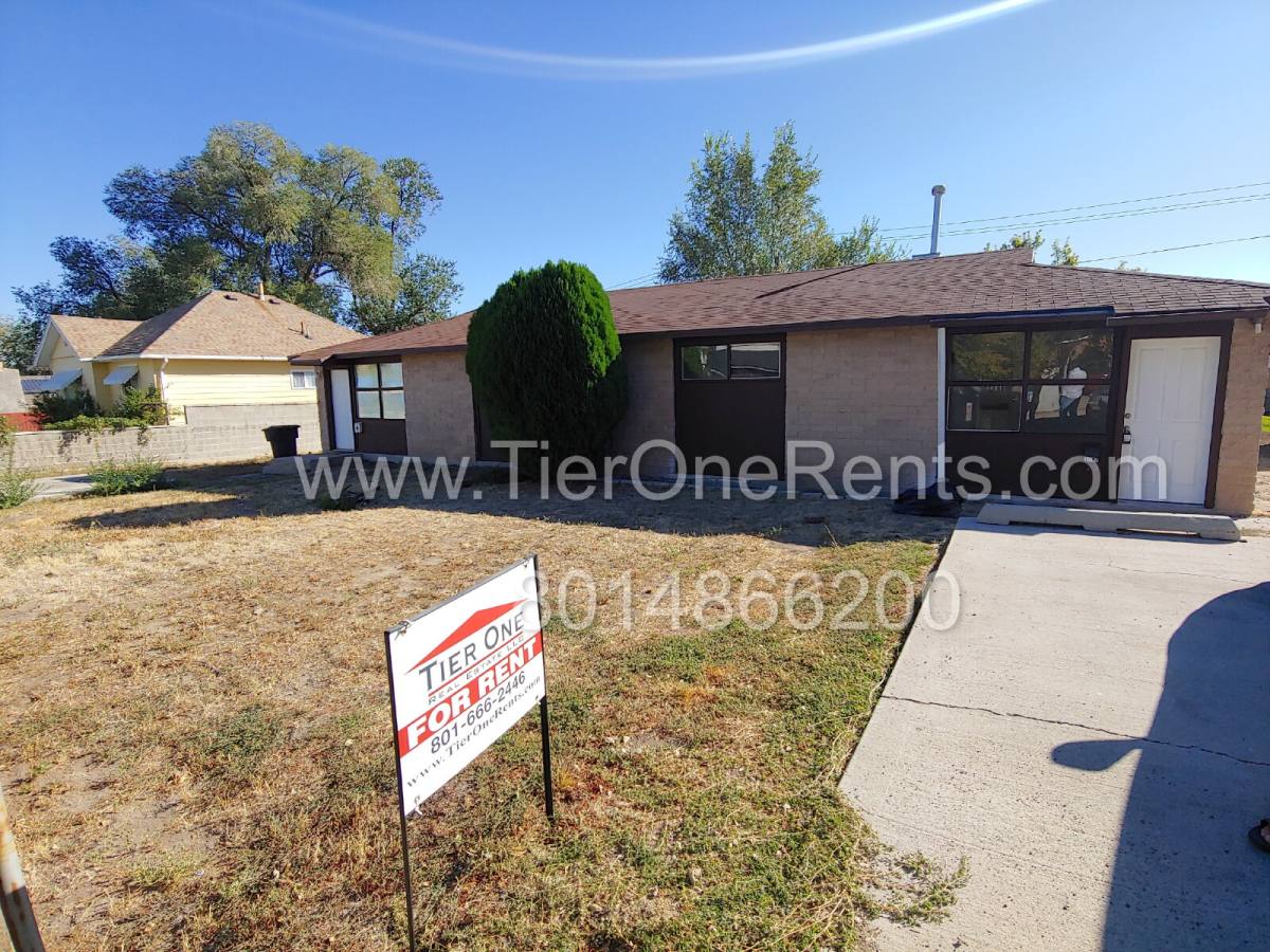 Townhouse for rent at 3087 S 8850 W, Magna, UT 84044