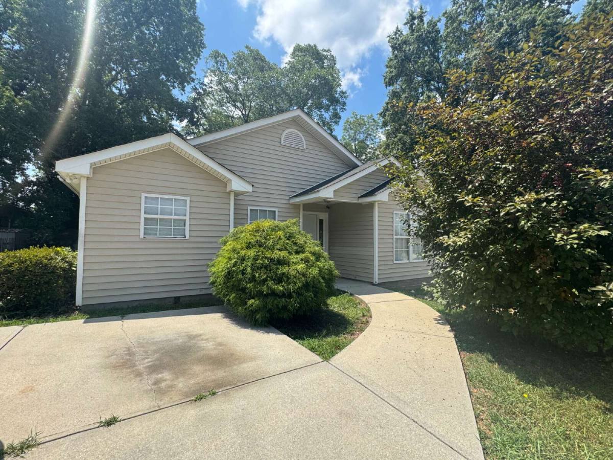 House for rent at 107 Griffith St, Winder, GA 30680
