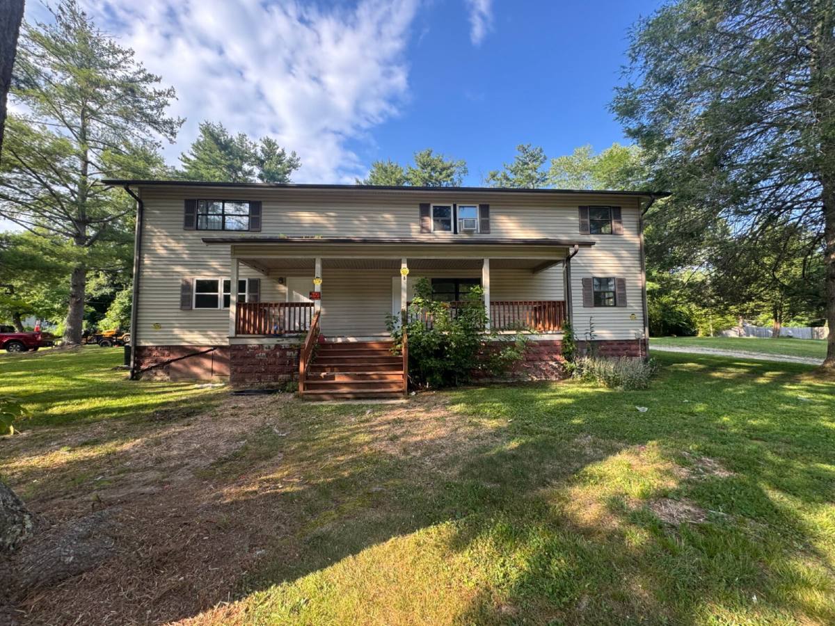 Townhouse for rent at 2020 Somerset Dr #1, Hendersonville, NC 28791