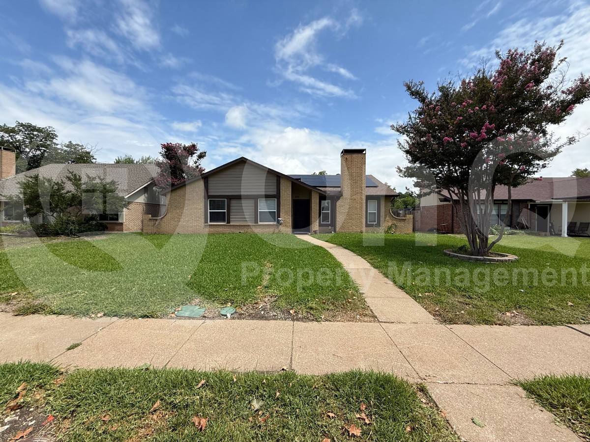 House for rent at 2929 Holy Cross Lane, Garland, TX 75044