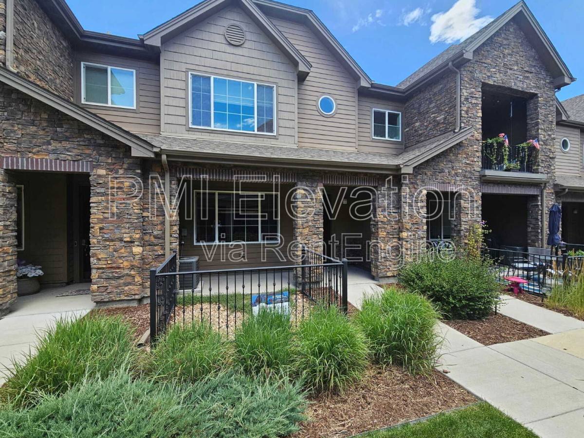 Townhouse for rent at 530 E Dry Creek Place, Littleton, CO 80122