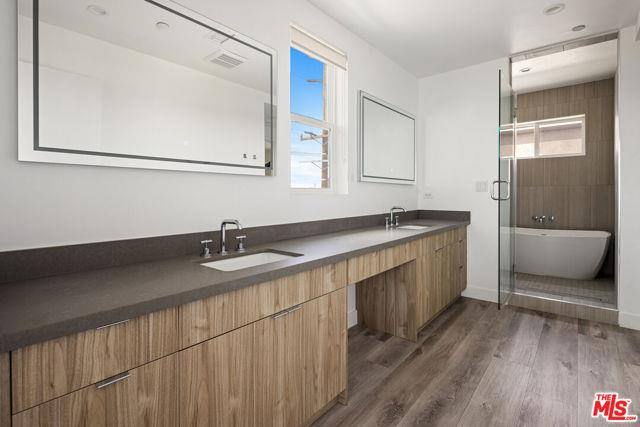 House for rent at 4916 1 2 S Centinela Ave, Los Angeles, CA 90066
