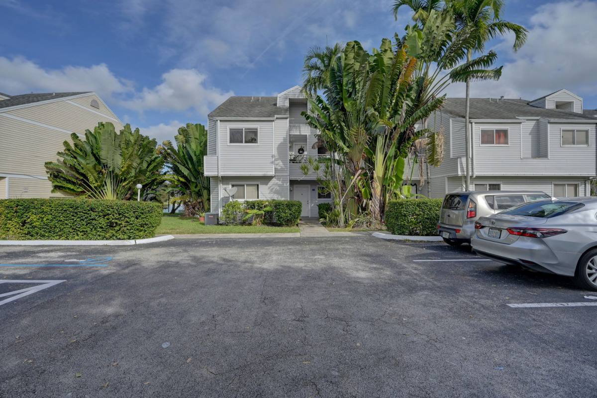 Apartment for rent at 3453 NW 44th St #107, Fort Lauderdale, FL 33309