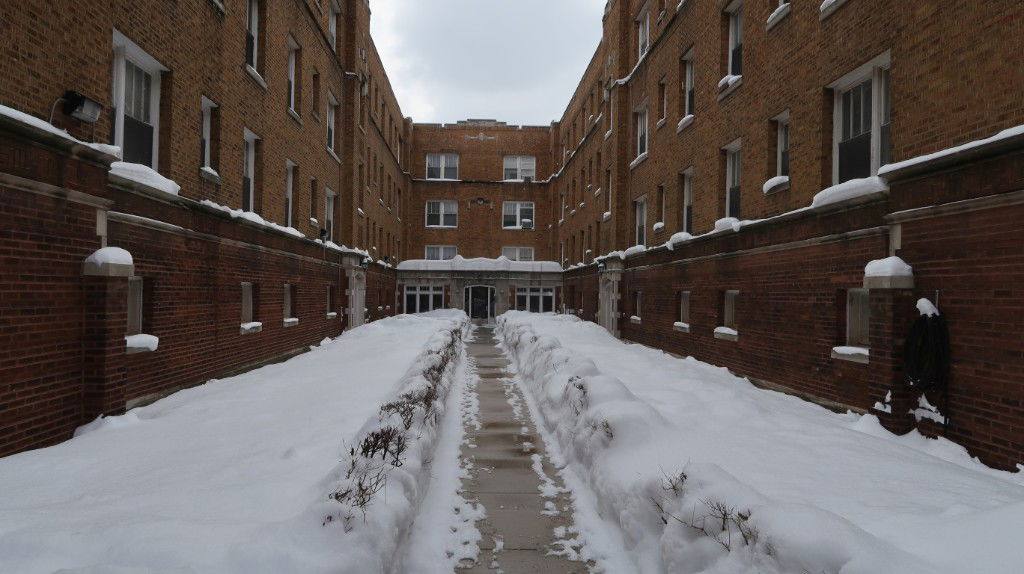 House for rent at 2625 W Gunnison St #2V, Chicago, IL 60625