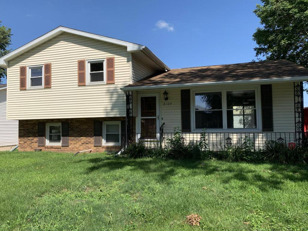 House for rent at 2104 Skipton Rd, Springfield, IL 62702