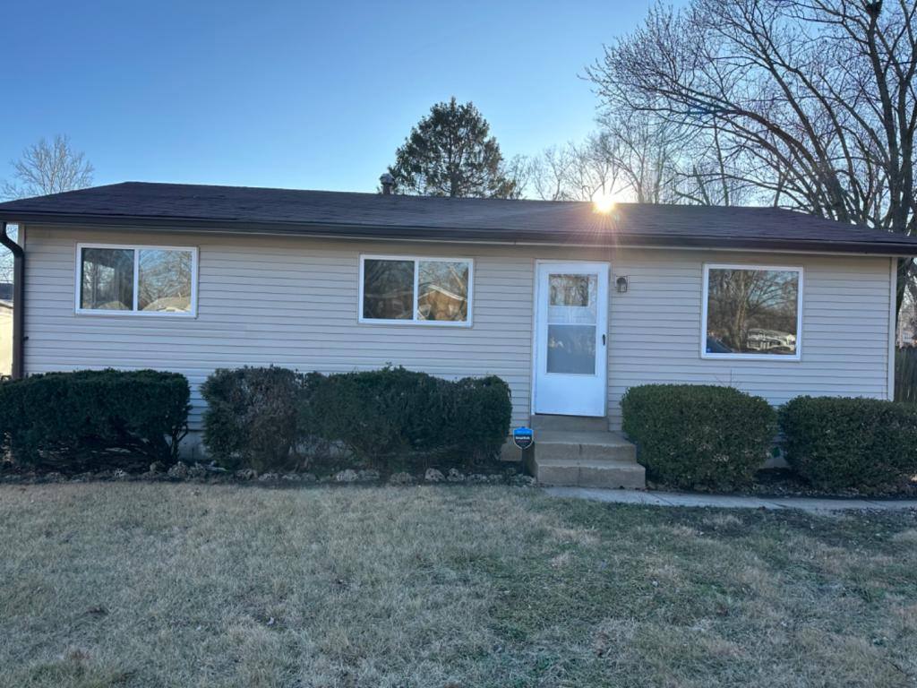 House for rent at 1476 Widefields Lane, Saint Louis, MO 63138