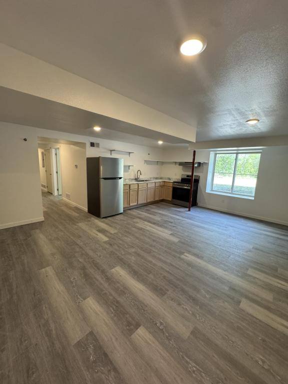 Apartment for rent at 2501 24th St, Des Moines, IA 50310