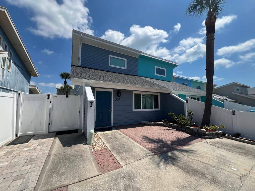 Townhouse for rent at 354 Chandler St, Cape Canaveral, FL 32920