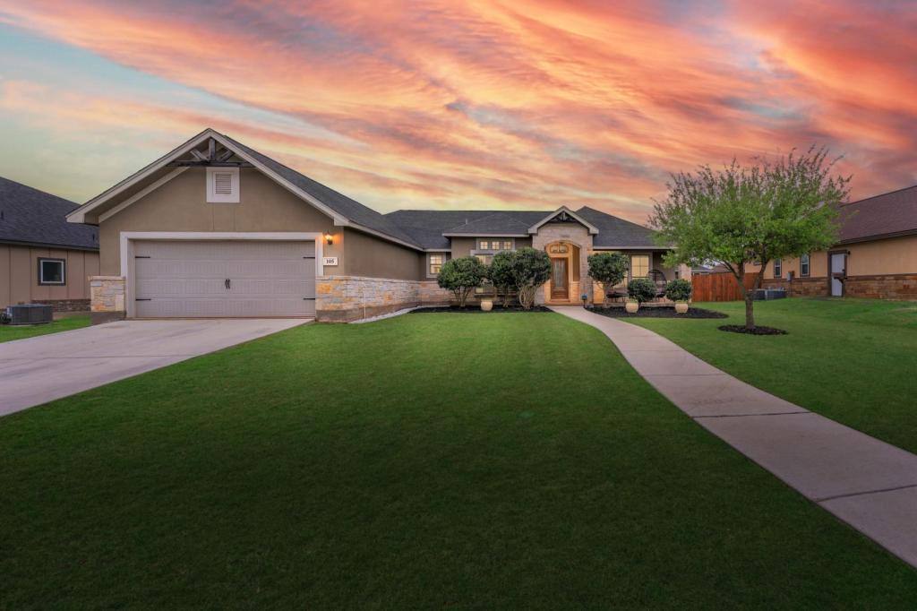 House for rent at 105 Grand View, Floresville, TX 78114