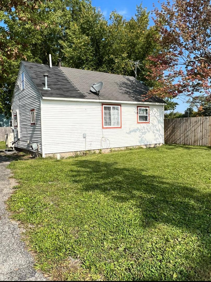 House for rent at 2221 Salt St, Saginaw, MI 48602