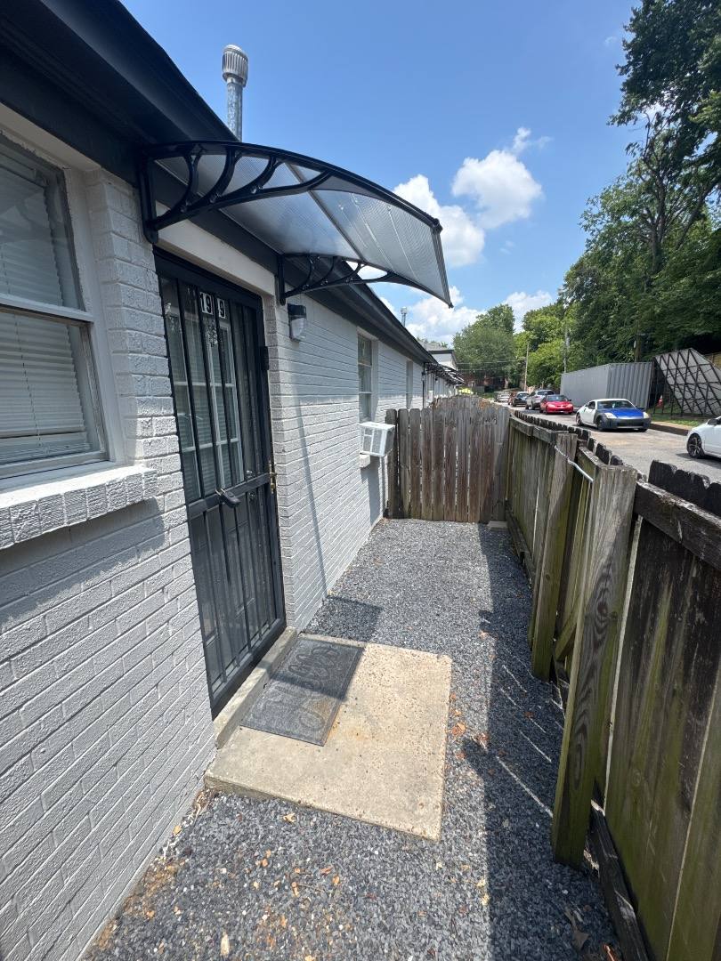 Apartment for rent at 1949 Jefferson Ave, Memphis, TN 38104
